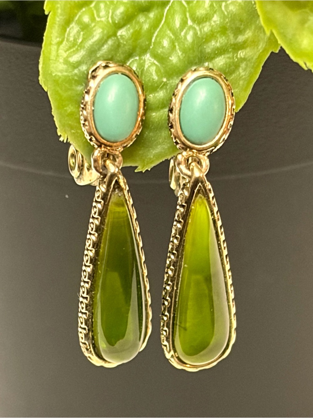 Monet Signed Vintage Gold-Tone Green Teardrop & Mint Oval Drop Earrings Clasp